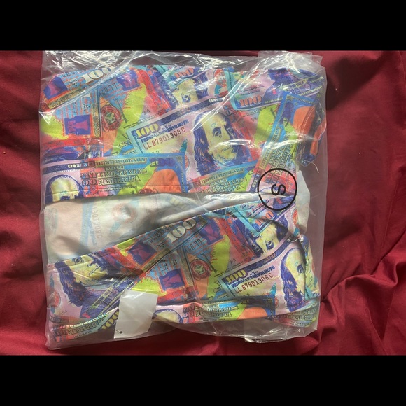 Multi color money print blouse - Picture 1 of 4